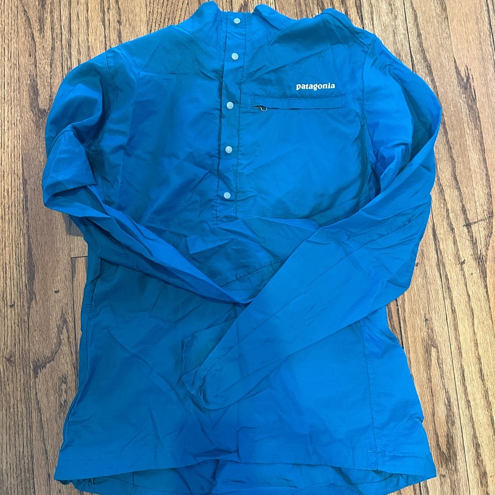 Patagonia blue rain shell size extra small
